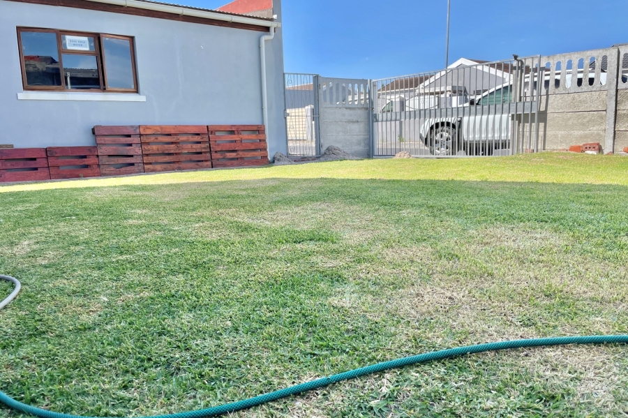 6 Bedroom Property for Sale in Strandfontein Western Cape